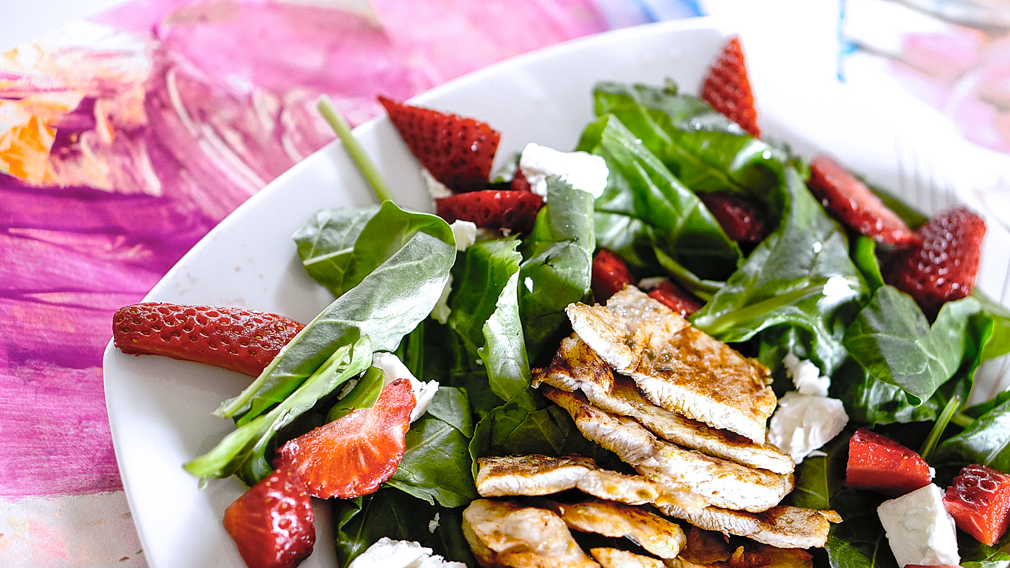 INSALATA DI POLLO, SPINACI E FRAGOLE