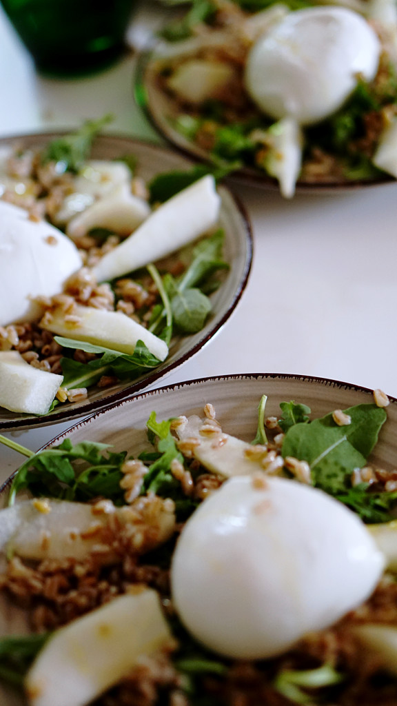 insalata-farro-mozzarella-pera